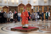 Во вторник Светлой седмицы владыка Артемий совершил Божественную литургию в кафедральном соборе Хабаровска