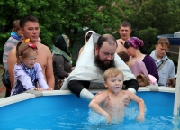 Миссионерская поездка в село Вятское завершилась Крещением двенадцати человек