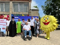 Хабаровский священник посетил районный фестиваль для людей с ограниченными возможностями здоровья