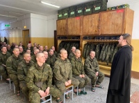 Хабаровский священник провёл беседу с солдатами срочной службы