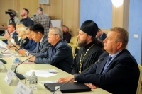 Священнослужители Хабаровской епархии посетили совет по взаимодействию с религиозными объединениями при Губернаторе края