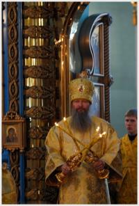 Правящий архиерей совершил праздничное Богослужение в Градо-Хабаровском храме Успения Пресвятой Богородицы