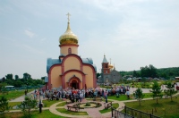 Престольный праздник в Свято-Петропавловском женском монастыре собрал сотни паломников