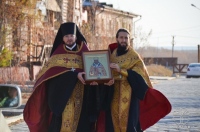 Сотни жителей Якутска поклонились мироточивому образу Апостола Сибири из Хабаровска