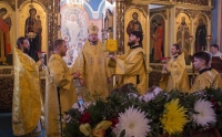 В день празднования 120-летия освящения храма святителя Иннокентия Иркутского митрополит Владимир совершил в нем Божественную литургию