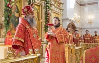 Во вторник Светлой седмицы митрополит Артемий совершил Божественную литургию в Спасо-Преображенском кафедральном соборе