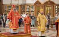 В канун Недели 2-й по Пасхе митрополит Артемий совершил всенощное бдение в Спасо-Преображенском кафедральном соборе.