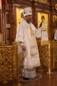 Епископ Николаевский Василий, викарий Хабаровской епархии, возглавил Божественную литургию в Спасо-Преображенском кафедральном соборе