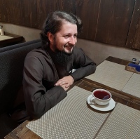 Беседы в кафе «2 рыбы»: иерей Николай Столбиков