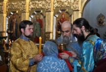 Пояс Пресвятой Богородицы в Покровском храме. г. Уссурийск. 1 ноября 2011 года.