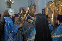 Пояс Пресвятой Богородицы в Покровском храме. г. Уссурийск. 1 ноября 2011 года.