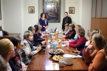 Встреча Светланы Жуковой с многодетными семьями в Успенском соборе Хабаровска  4 марта 2016 г.