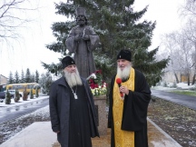 Освящение памятника свщмч Филиппу Распопову в с.Матвеевка Оренбургской епархии 16 ноября 2025 г. Освящение памятника свщмч Филиппу Распопову в с.Матвеевка Оренбургской епархии 16 ноября 2025 г.